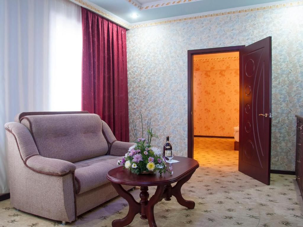 Golden Valley Hotel Tashkent Phòng bức ảnh